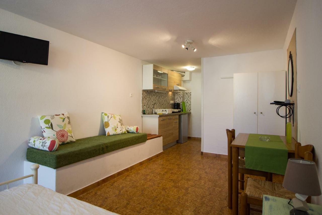 באטסי Blue Era Apartments מראה חיצוני תמונה